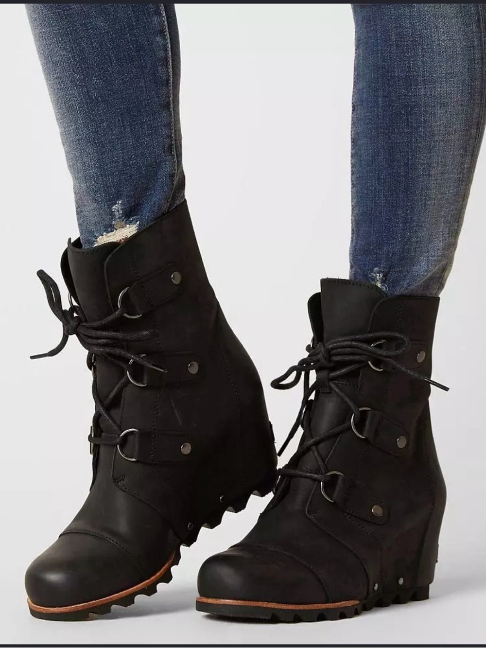Sorel Joan of Arctic Wedge Mid Boots In Black-Sz10